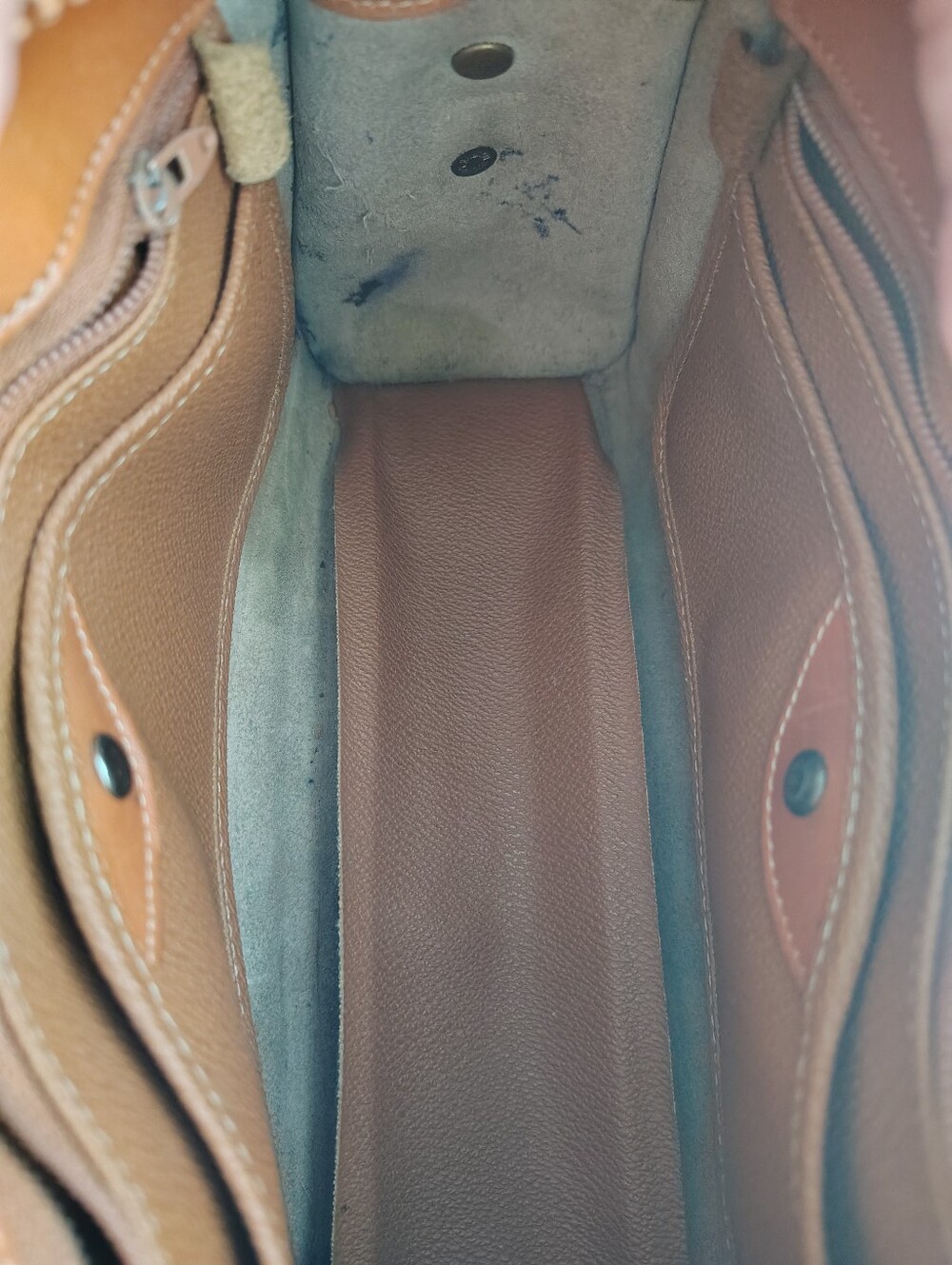 Vintage Dooney & Bourke All-Weather Leather Zip Crossbody Bag - AS IS - Picture 9 of 10